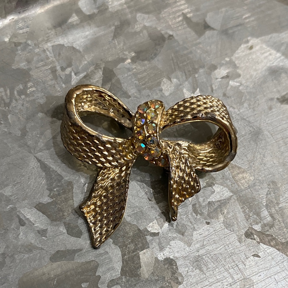 Silver Bow AB Crystal Brooch